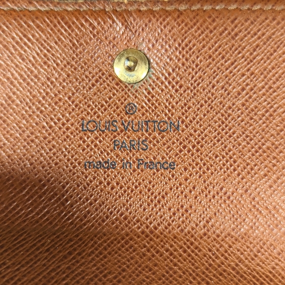 Louis Vuitton Monogram Wallet Small - Picture 4 of 12